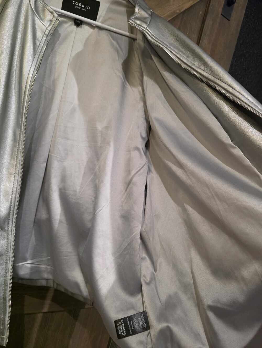 TORRID Metallic Silver Faux Leather Moto Jacket SIZE 3 - Picture 4 of 6